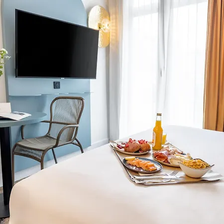 Mercure Centre Hotel 4*