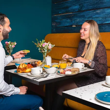 מלון Mercure Centre 4*